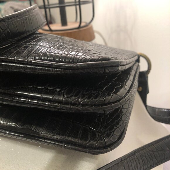 Simply Vera Vera Wang Shoulder Bag - Picture 10 of 14